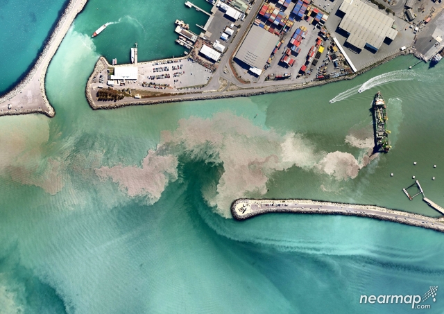 Near real-time sea turbidity satellite monitoring